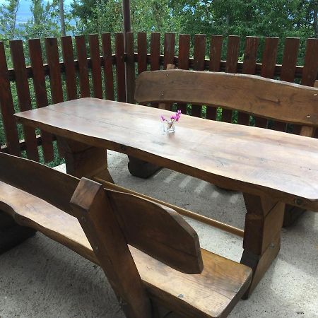 Lodge Dom Na Lovrencu Baselj Bagian luar foto