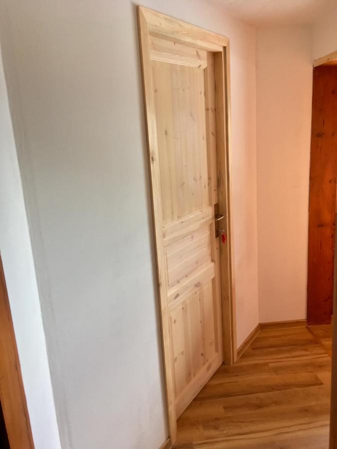 Lodge Dom Na Lovrencu Baselj Bagian luar foto